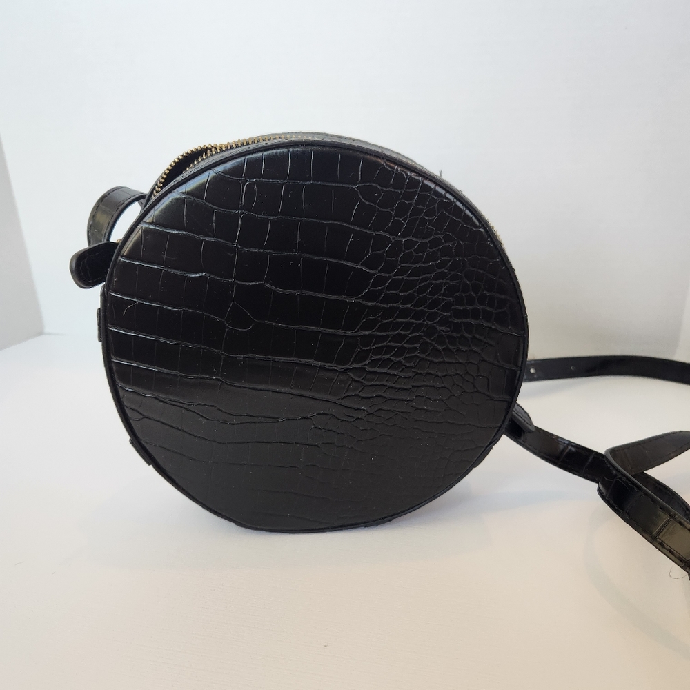 AQUA Medium Circle Croc-Embossed Crossbody Black